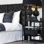 Mille sidobord med hyllplan