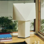 Aplat bordslampa