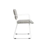 Norman karmstol utomhus