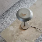 Horisont bordslampa