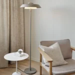 Horisont golvlampa