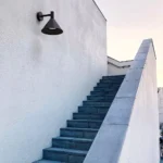 Lumo vägglampa ute