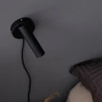 Slender vägglampa