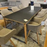 Matbord Aeris från PBJ/Reapris: 15900:-