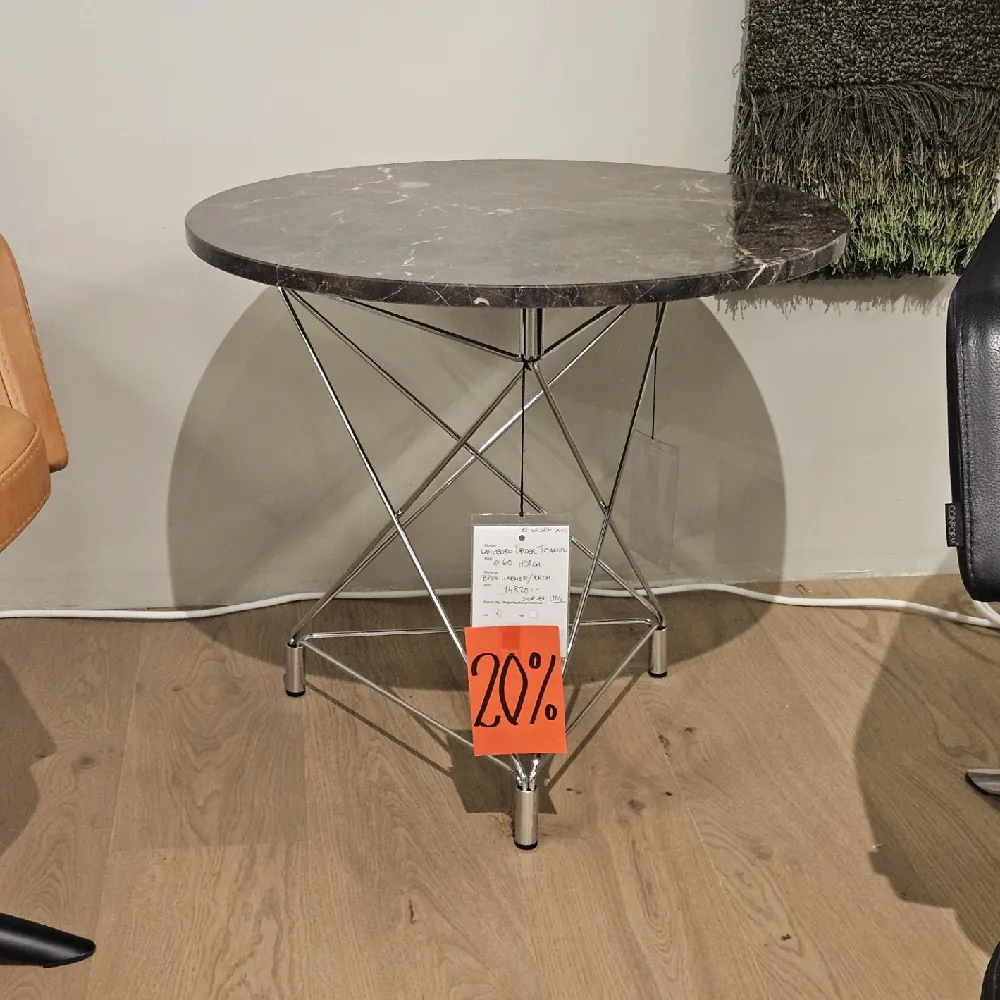 Relaterad produkt: Spider sidobord från Eilersen/20% rabatt