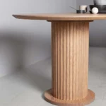 Velvet Column matbord runt