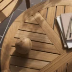 E008 Embrace matbord Ø80 cm