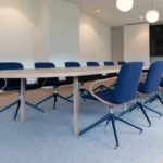Amstelle karmstol med kryssfot