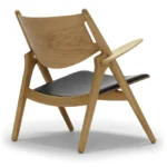 CH28P loungestol med klädd sits & rygg
