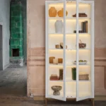 Edge 2.0 vitrinskåp med belysning