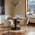 Rely karmstol med metallben HW35 helklädd