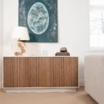 Line Burned Walnut skänk 3 dörrar ben eller sockel