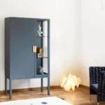 Frame semi vitrinskåp